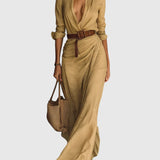 Clara | Elegáns hosszú ruha övvel