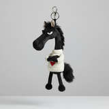 Féktelen ló – Fekete és fehér szívvel Kulcstartó